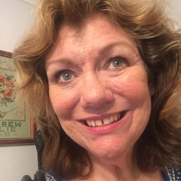 Meet your Posher, Julie - Picture 1 of 1